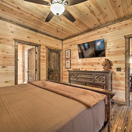 Broken Bow Cabin Deck With Hot Tub And Pool Table! エクステリア 写真