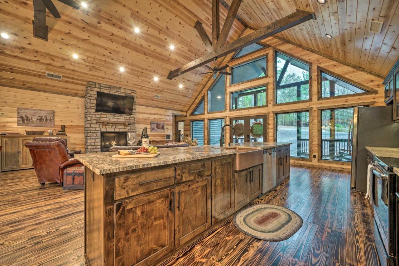 Broken Bow Cabin Deck With Hot Tub And Pool Table! エクステリア 写真