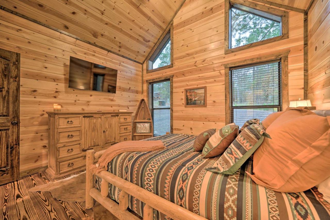 Broken Bow Cabin Deck With Hot Tub And Pool Table! エクステリア 写真