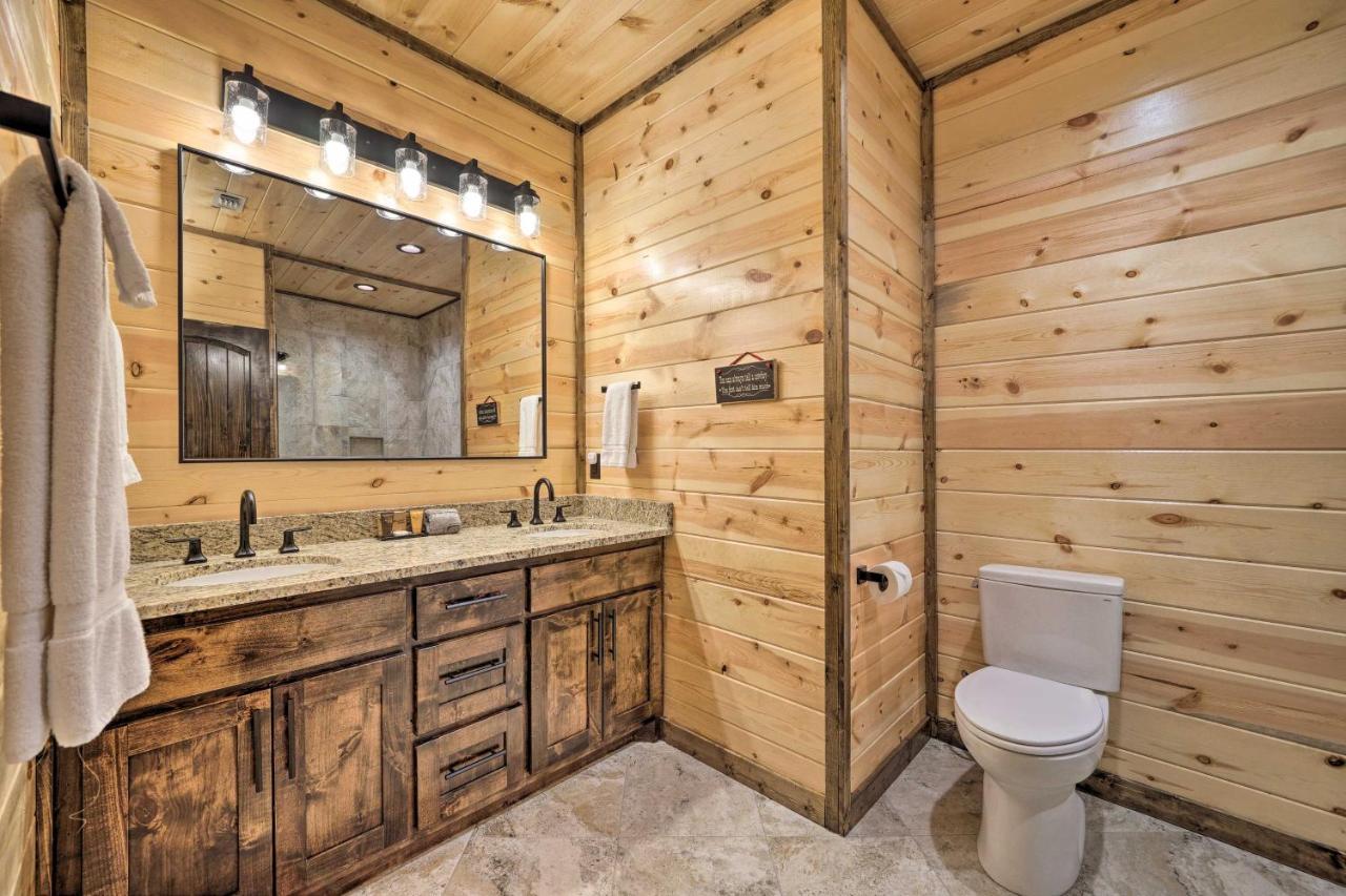 Broken Bow Cabin Deck With Hot Tub And Pool Table! エクステリア 写真