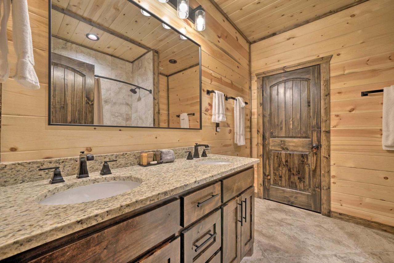 Broken Bow Cabin Deck With Hot Tub And Pool Table! エクステリア 写真